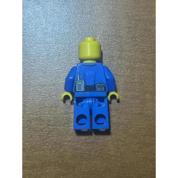 LEGO City Minifig cty0465 City Police Officer - Light Wear - Picture 2 of 4